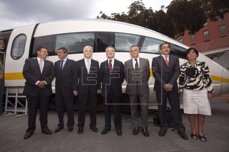 Foto de archivo de 2009, del acto de presentación de una maqueta del tren (Foto EFE / Ángel Medina G.)